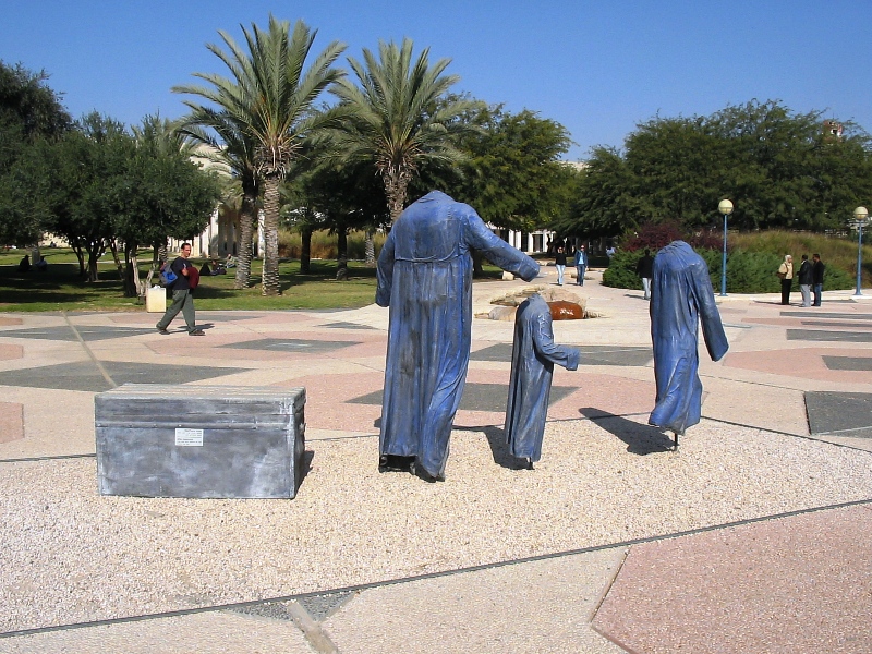 aliyah statue